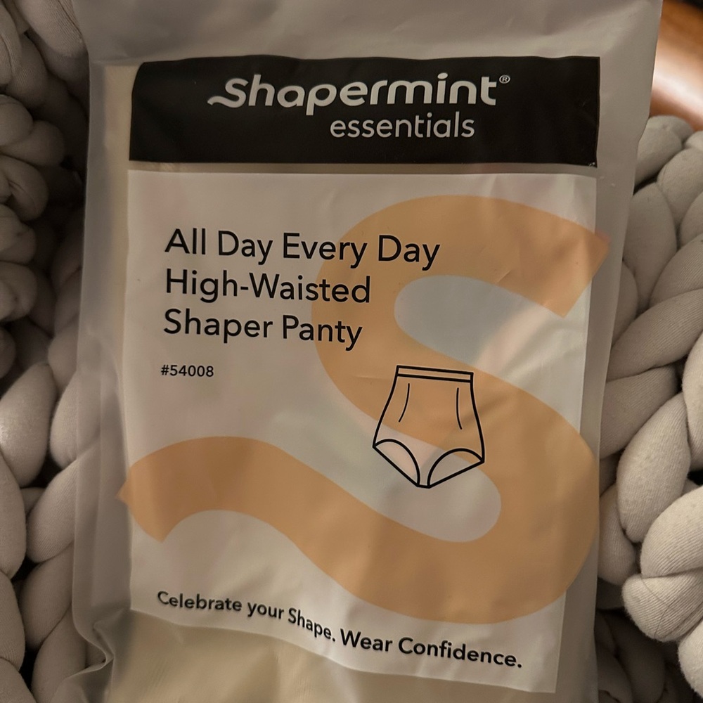 Shapermint Essentials High-Waisted Shaper Panty - Picture 3 of 4